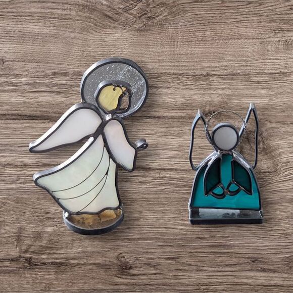 LOT OF 2 VINTAGE STAINED GLASS ANGELS ~ SUNCATCHERS - Picture 1 of 3